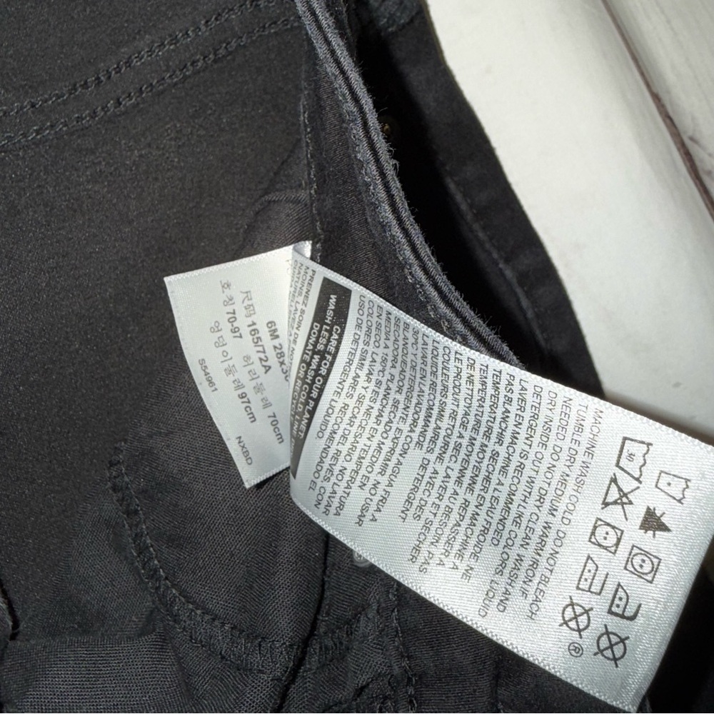 Denizen High Rise Levi Black Skinny Jeans - Size 6M - Picture 6 of 6